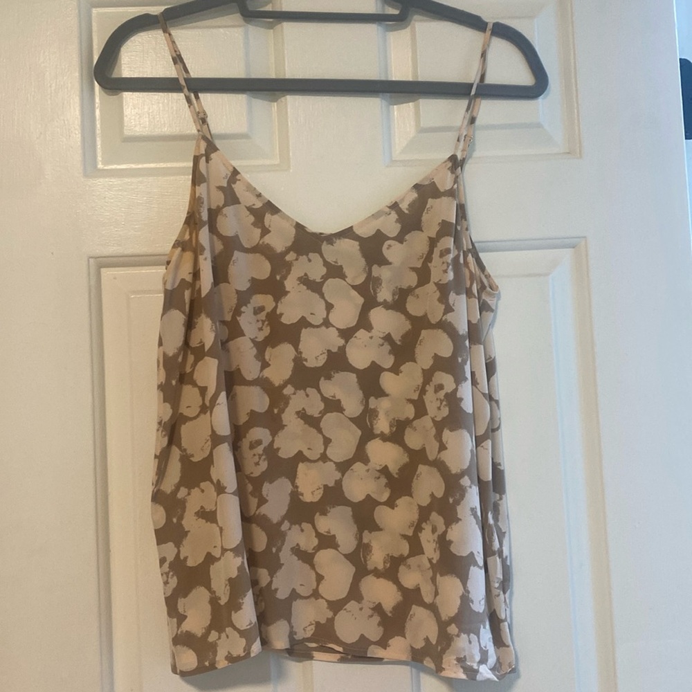 equipment camisole with abstract hearts